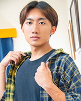とむ